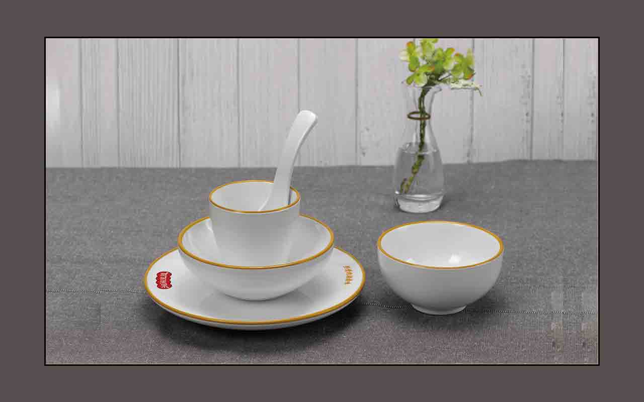 <strong>星空game餐具-中式餐具摆台</strong>