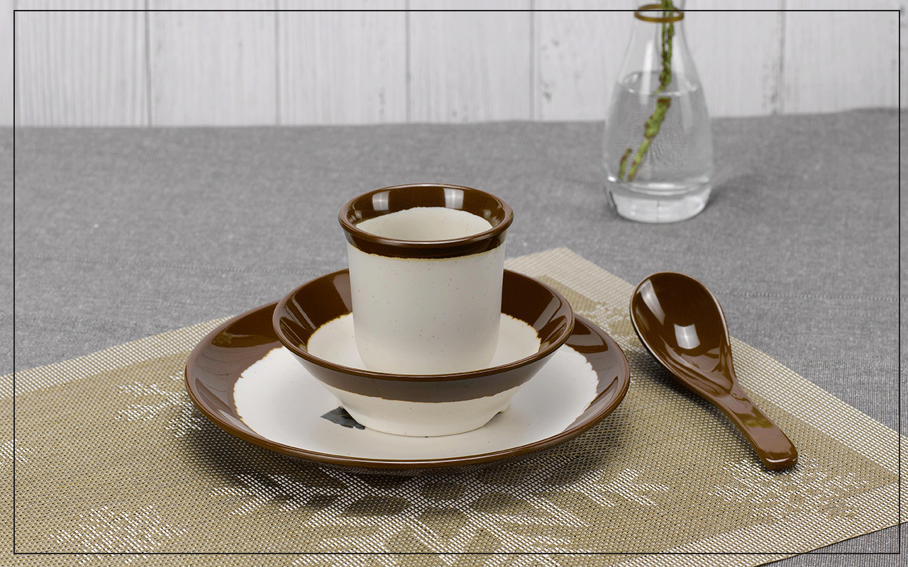 <strong>自助餐摆台</strong>